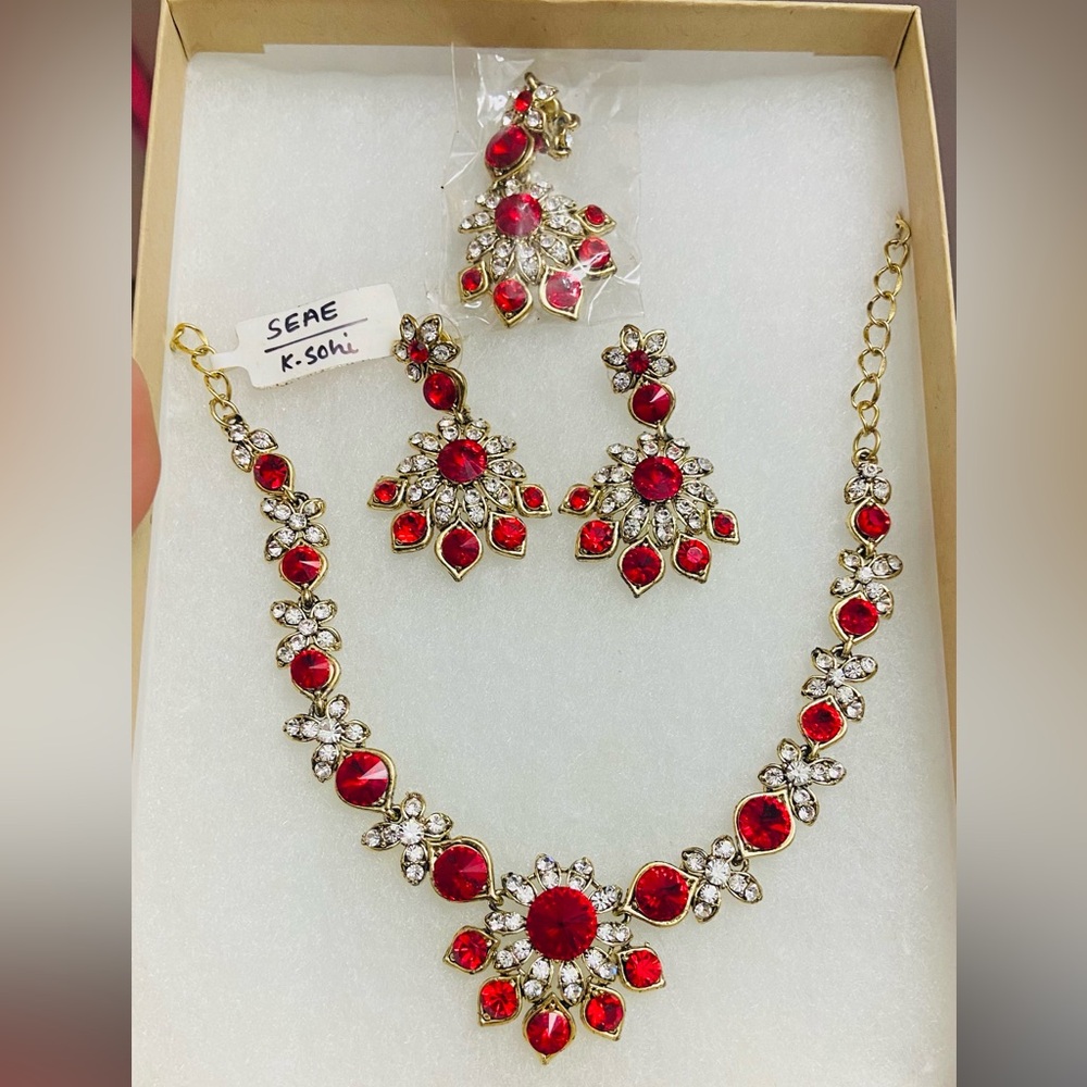 Red Necklace Set